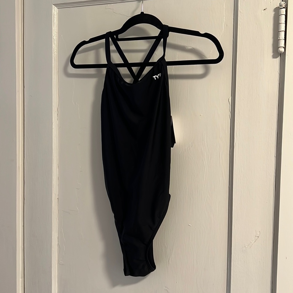 NO TAGS- Tyr Black One Piece Swim DiamondFit Size 36